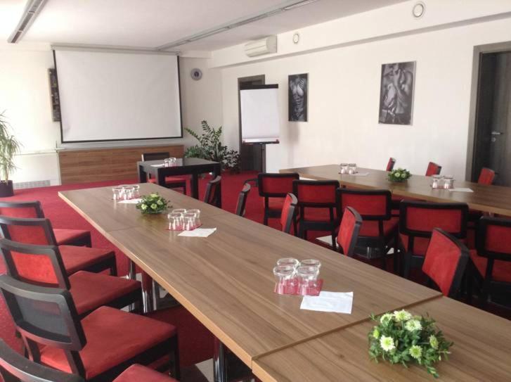 Hotel Monde Uherský Brod Екстериор снимка