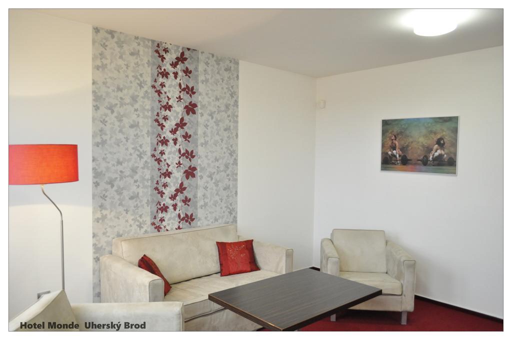 Hotel Monde Uherský Brod Екстериор снимка