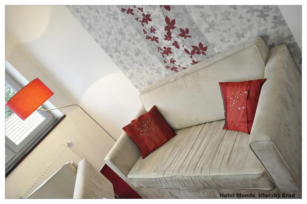 Hotel Monde Uherský Brod Екстериор снимка