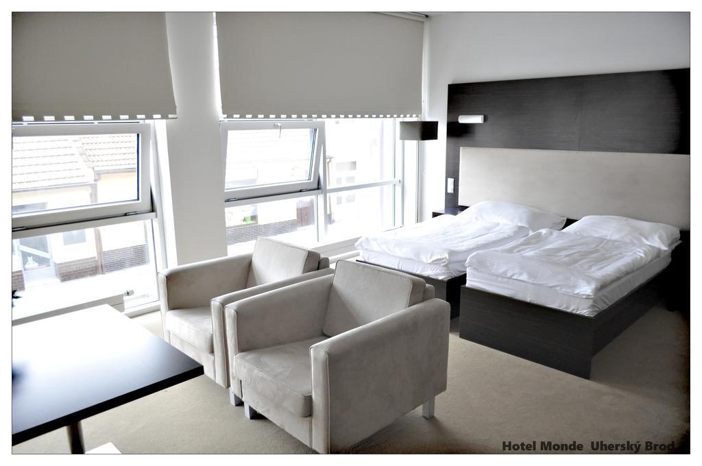 Hotel Monde Uherský Brod Екстериор снимка