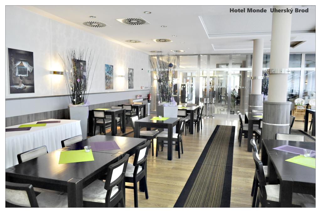 Hotel Monde Uherský Brod Екстериор снимка
